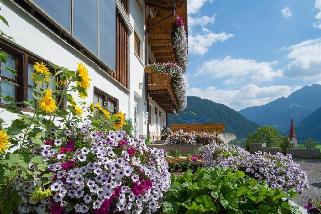 شقة Alpenview Lechtal هولزاغو المظهر الخارجي الصورة